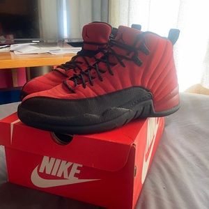 Nike air Jordan 12 reverse flu game.